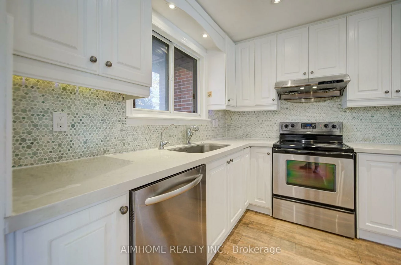 34, Stately, Royal Orchard, Markham