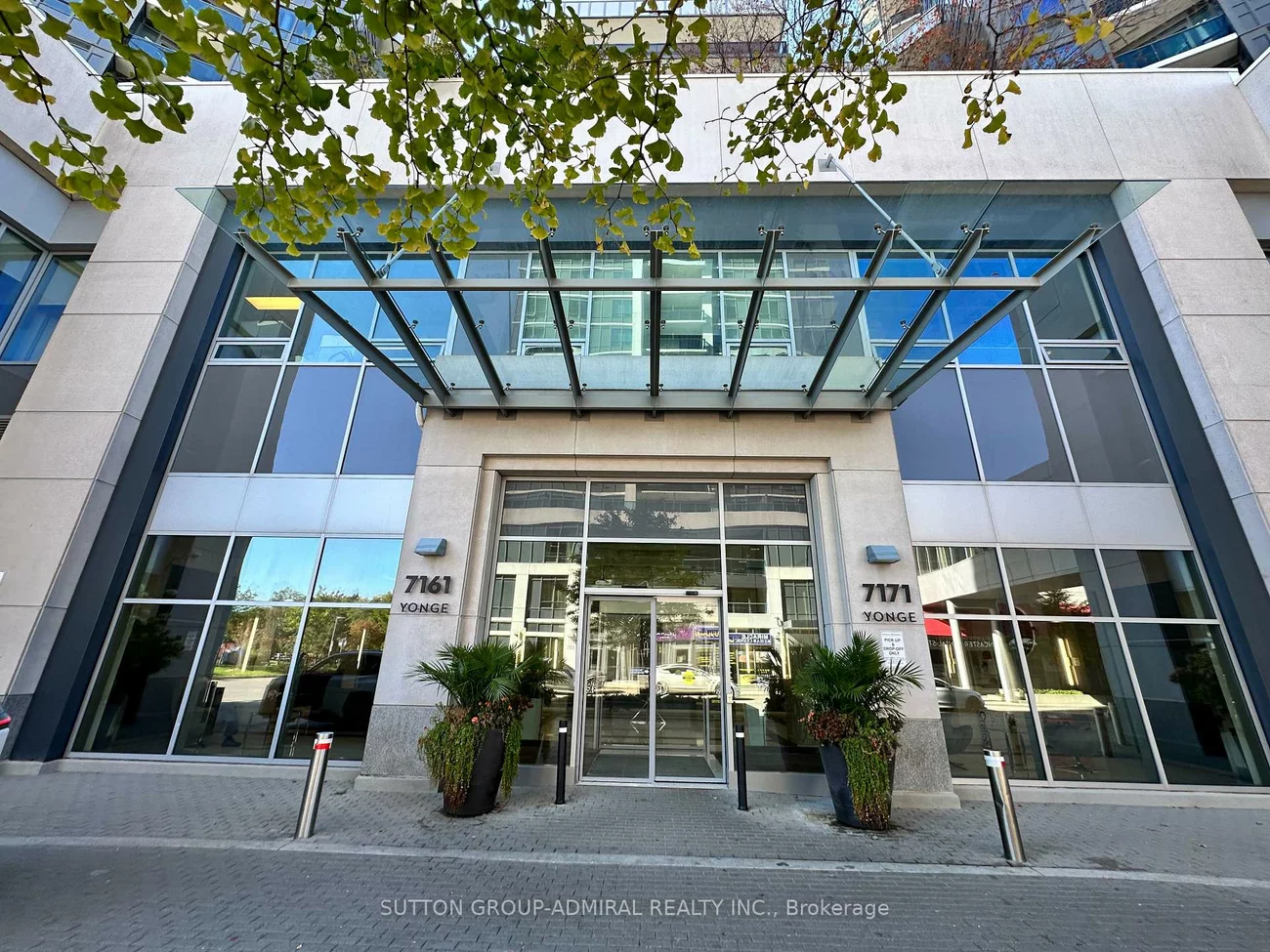 7161, Yonge, Thornhill, Markham