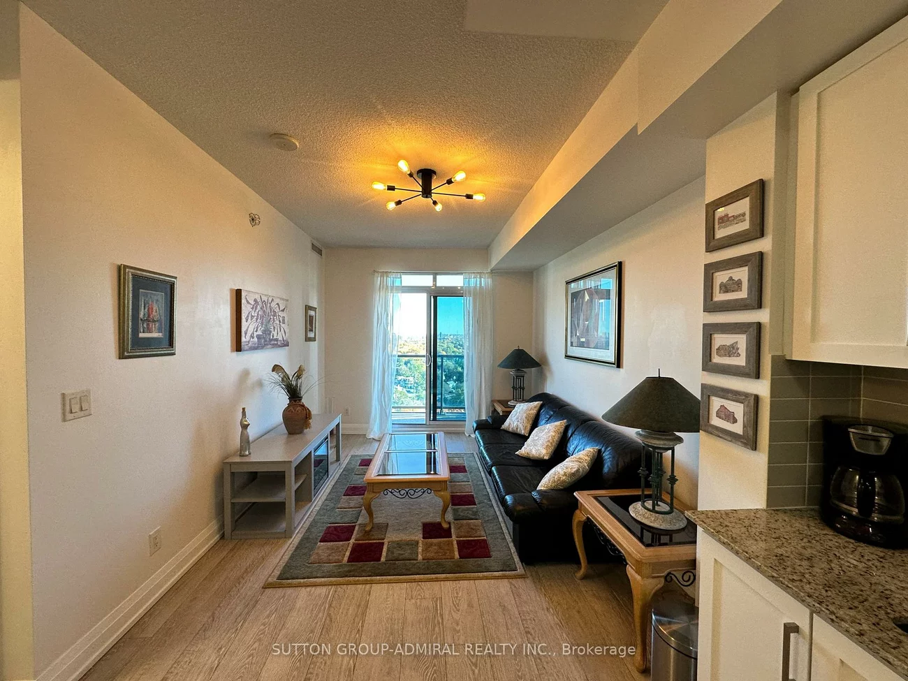 7161, Yonge, Thornhill, Markham