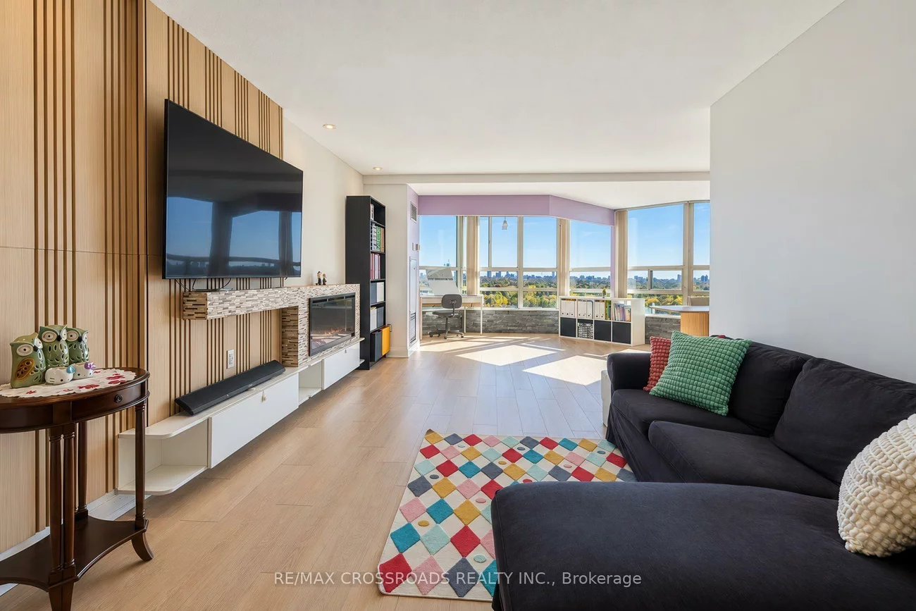 7825, Bayview, Aileen-Willowbrook, Markham