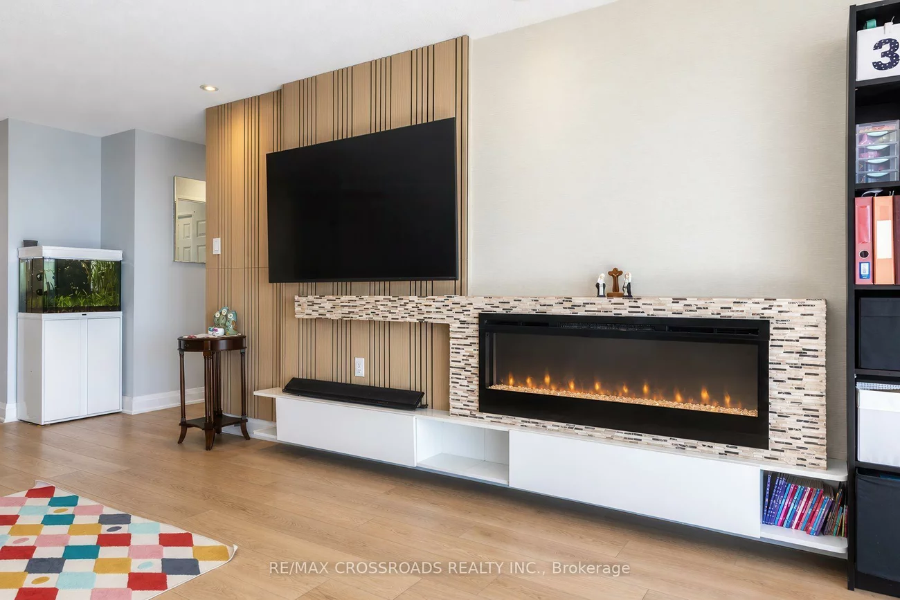 7825, Bayview, Aileen-Willowbrook, Markham