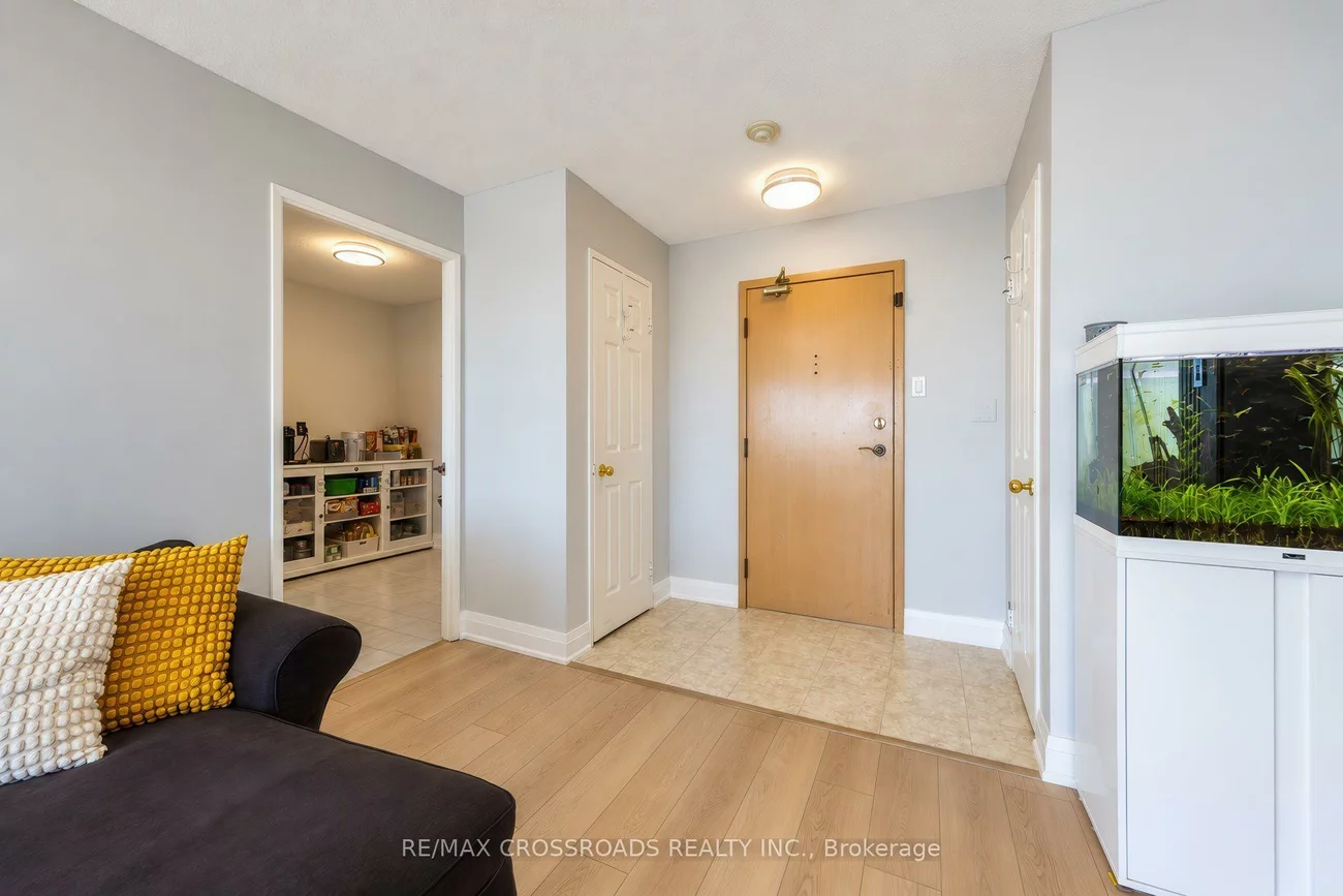 7825, Bayview, Aileen-Willowbrook, Markham
