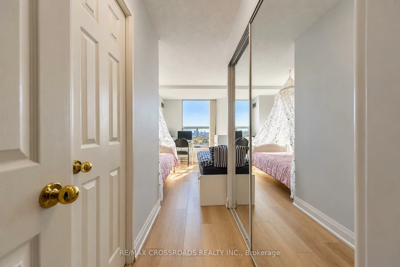 7825, Bayview, Aileen-Willowbrook, Markham