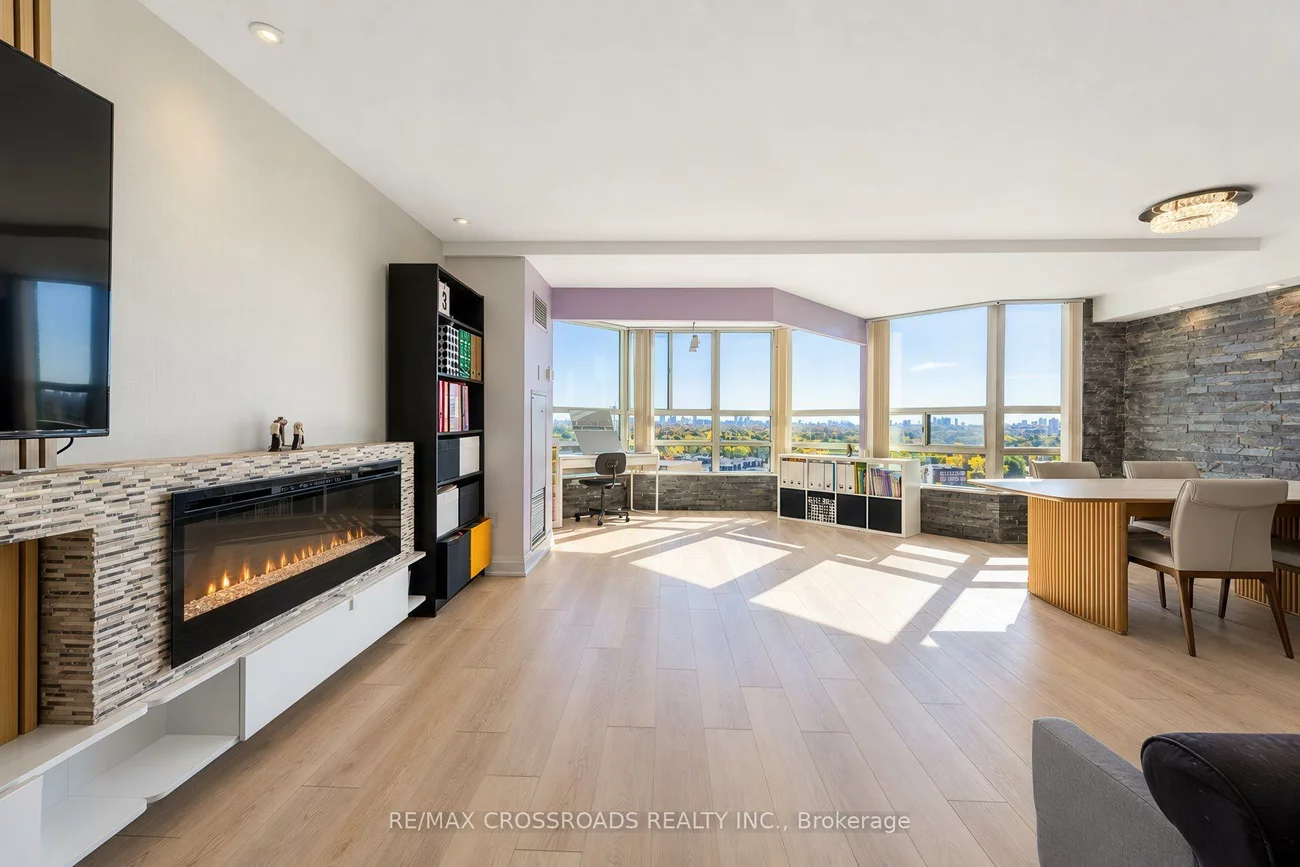 7825, Bayview, Aileen-Willowbrook, Markham