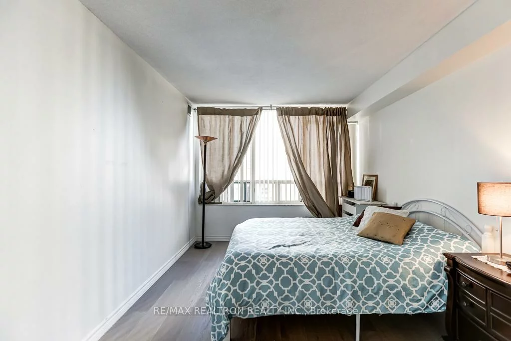 285, Enfield, City Centre, Mississauga