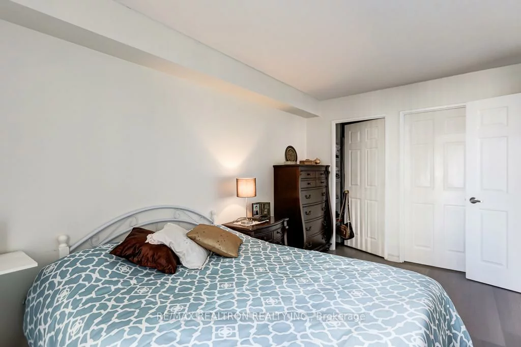 285, Enfield, City Centre, Mississauga