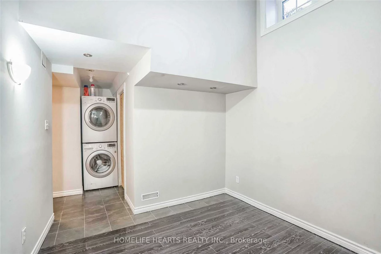 2360, Britannia, Erin Mills, Mississauga