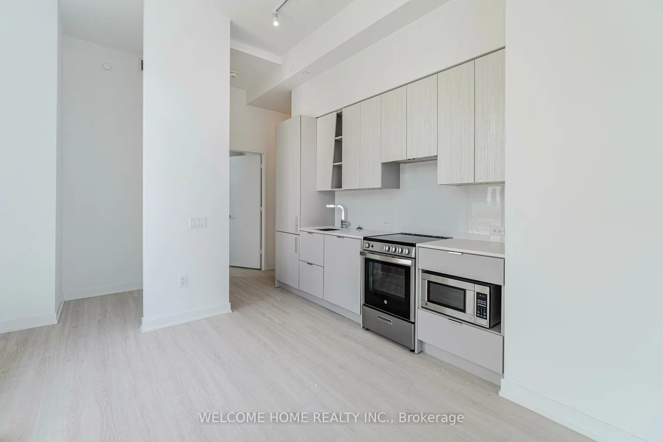 3883, quartz, Hurontario, Mississauga