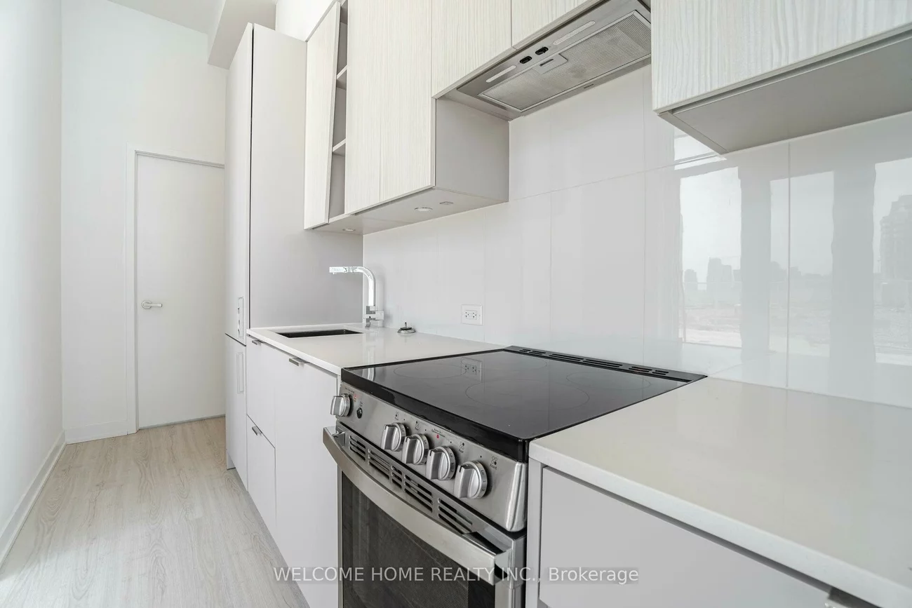 3883, quartz, Hurontario, Mississauga