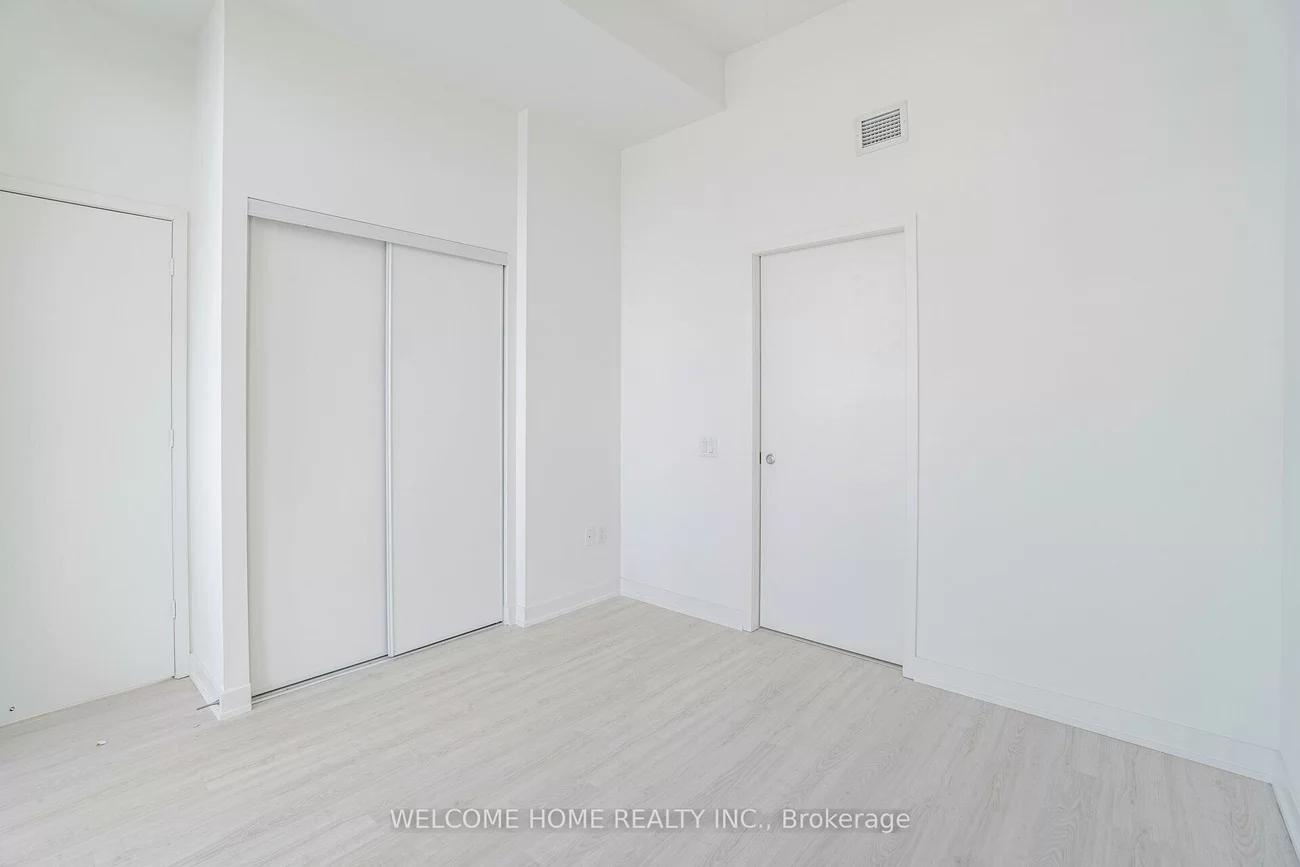 3883, quartz, Hurontario, Mississauga