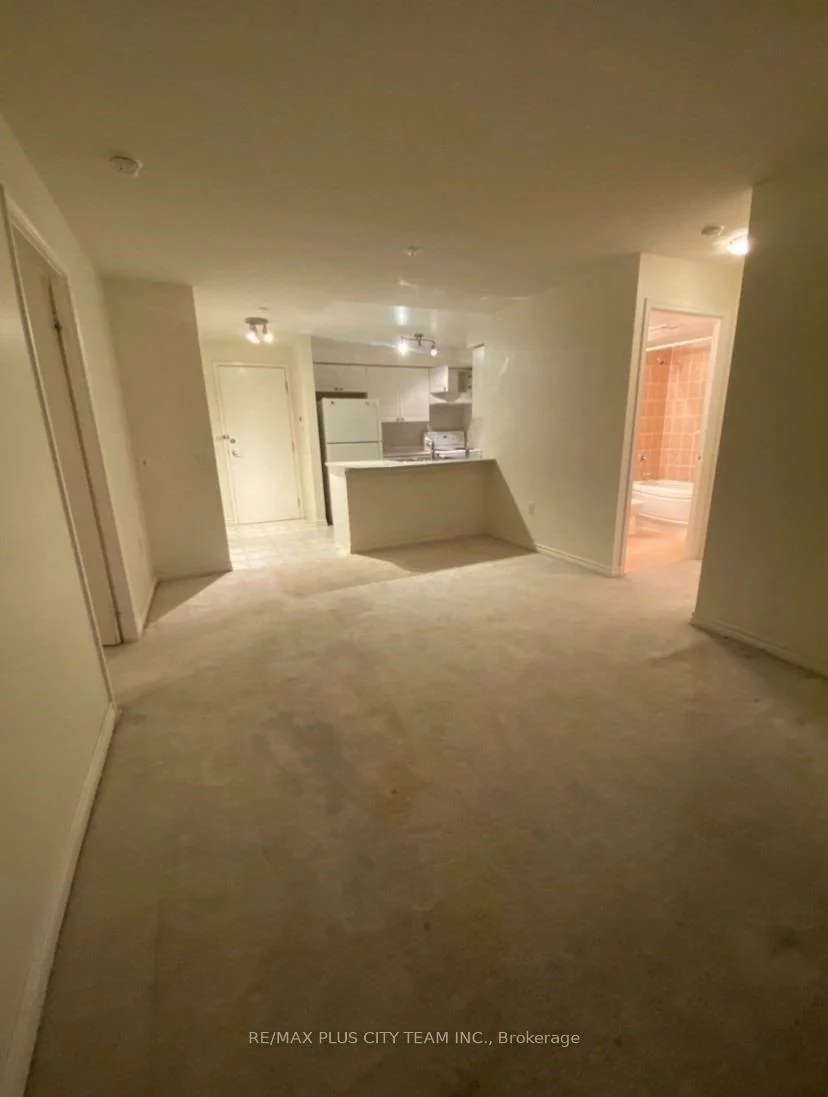 55, Strathaven, Hurontario, Mississauga