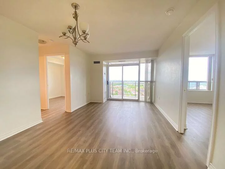 55, Strathaven, Hurontario, Mississauga