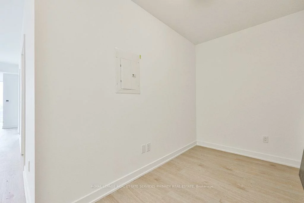 1035, Southdown, Clarkson, Mississauga