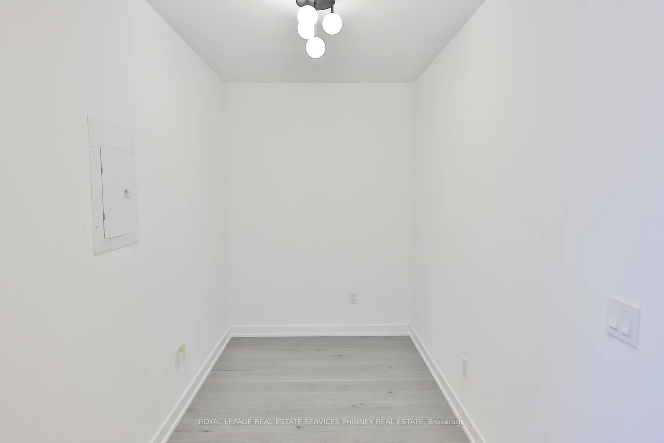 1035, Southdown, Clarkson, Mississauga
