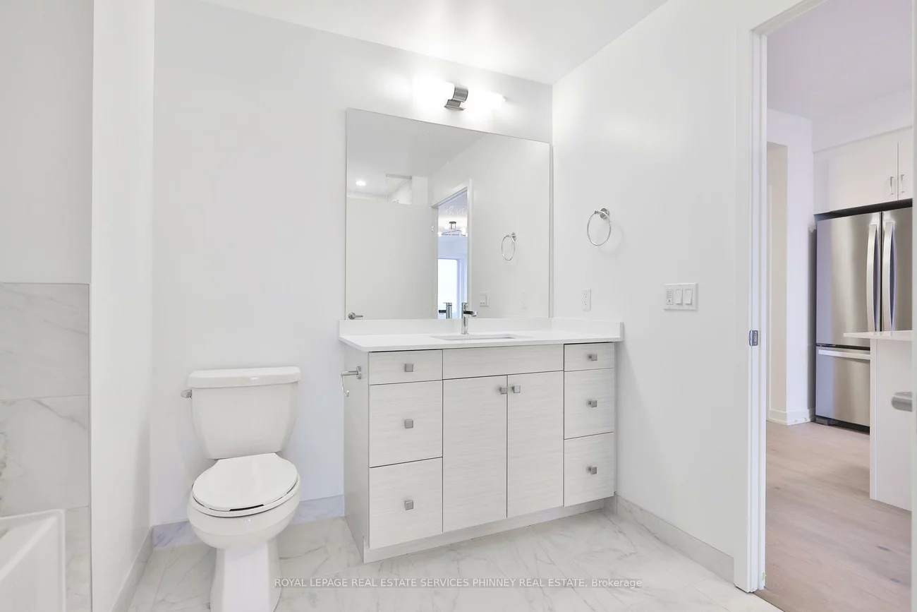 1035, Southdown, Clarkson, Mississauga