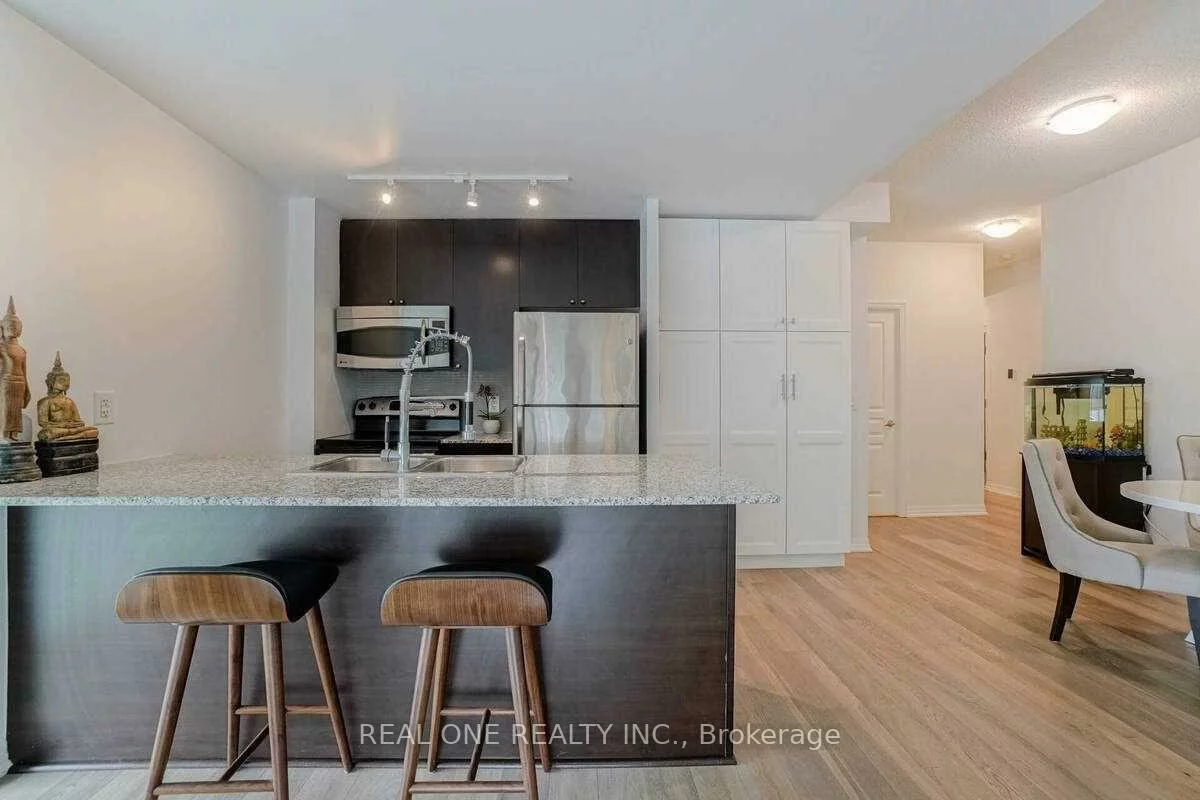 223, Webb, City Centre, Mississauga
