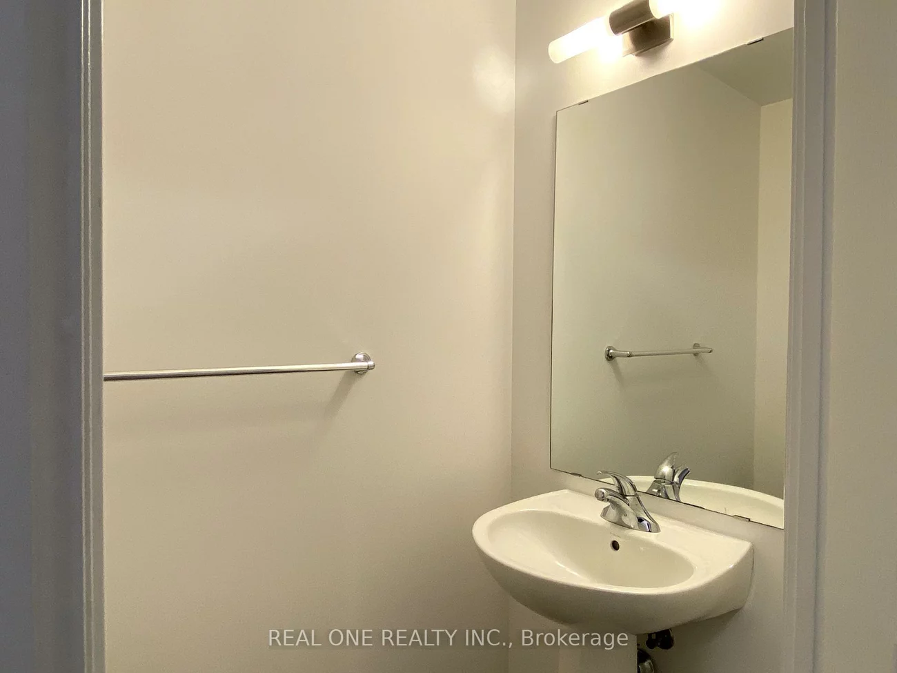 223, Webb, City Centre, Mississauga