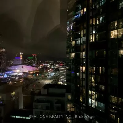 223, Webb, City Centre, Mississauga