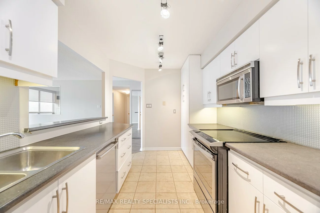 55, Elm, City Centre, Mississauga