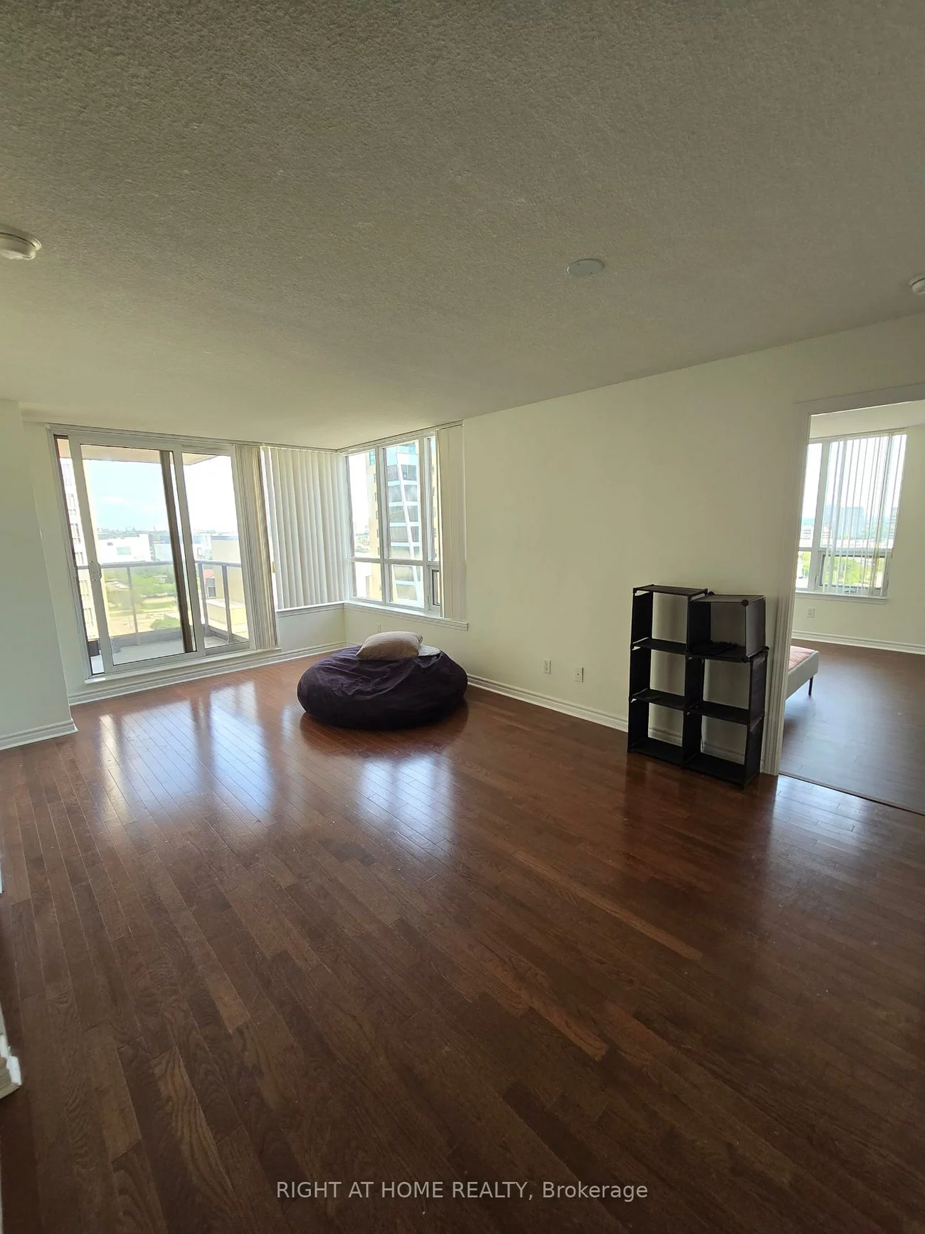 4080, Living Arts, City Centre, Mississauga