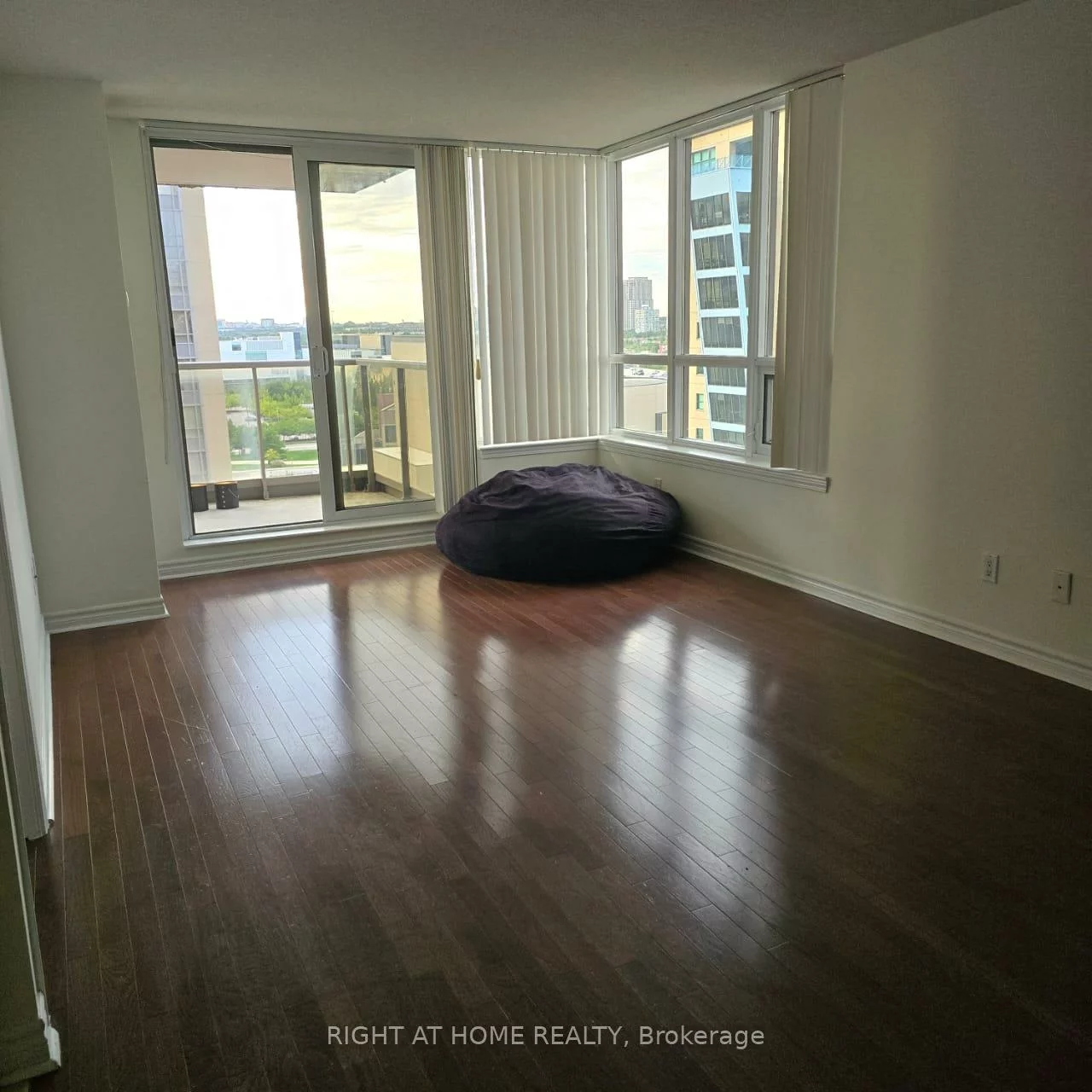 4080, Living Arts, City Centre, Mississauga