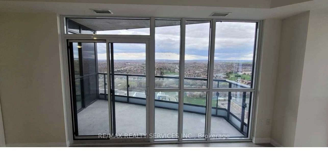 35, Watergarden, Hurontario, Mississauga
