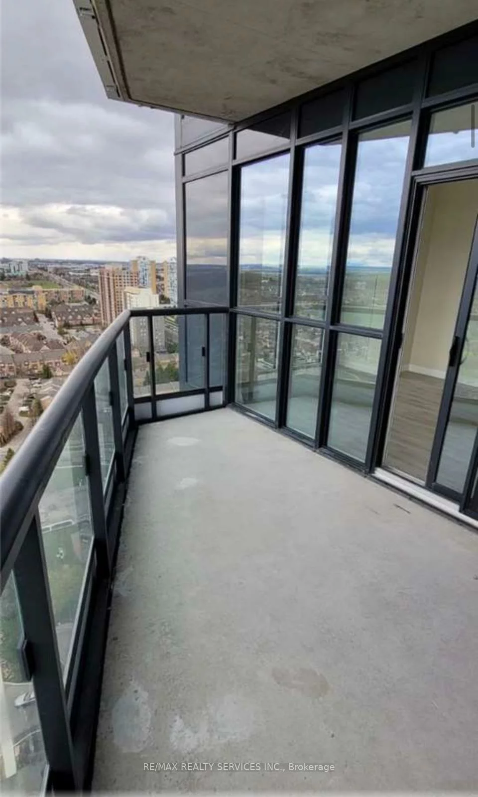 35, Watergarden, Hurontario, Mississauga