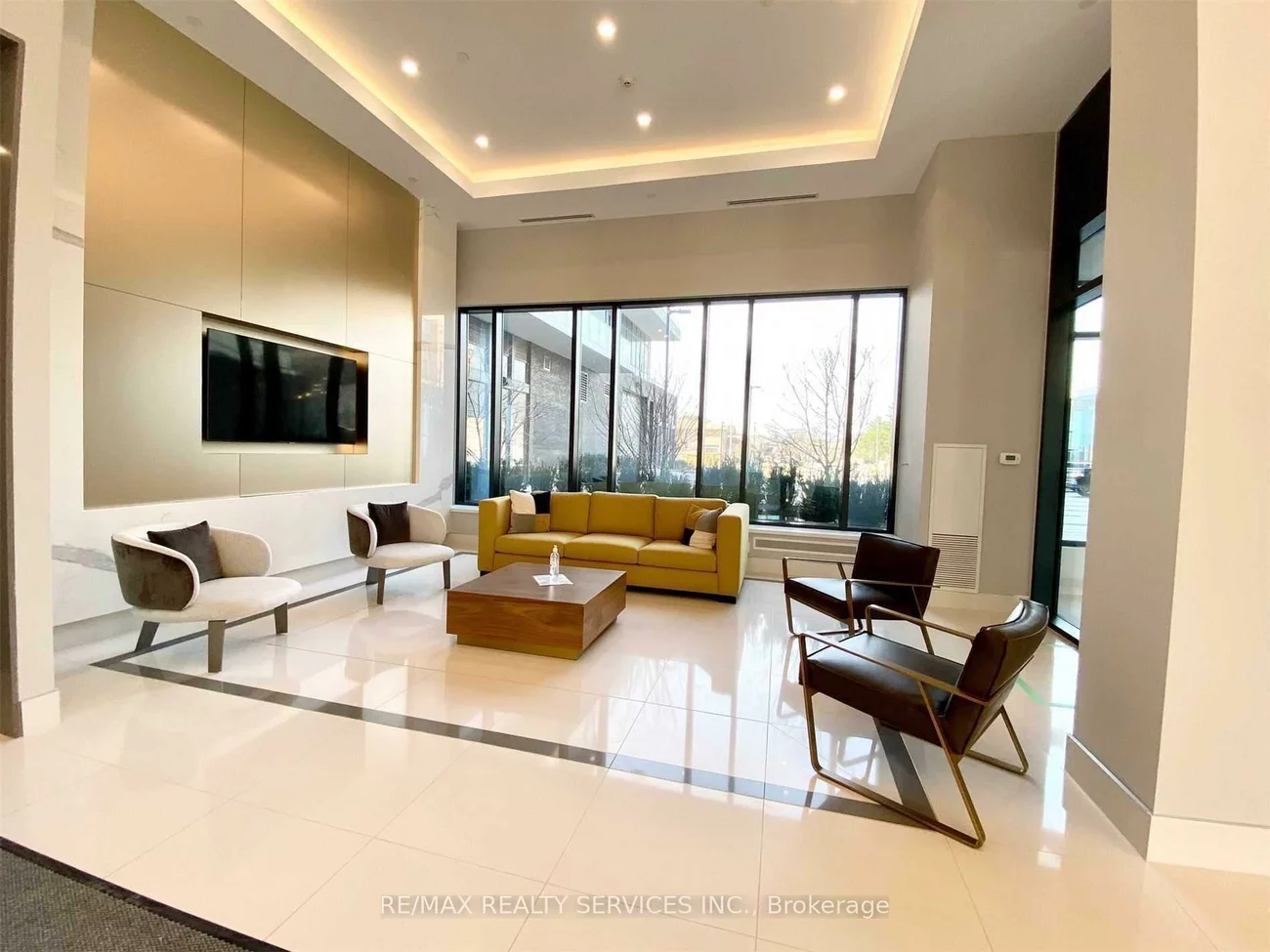 35, Watergarden, Hurontario, Mississauga