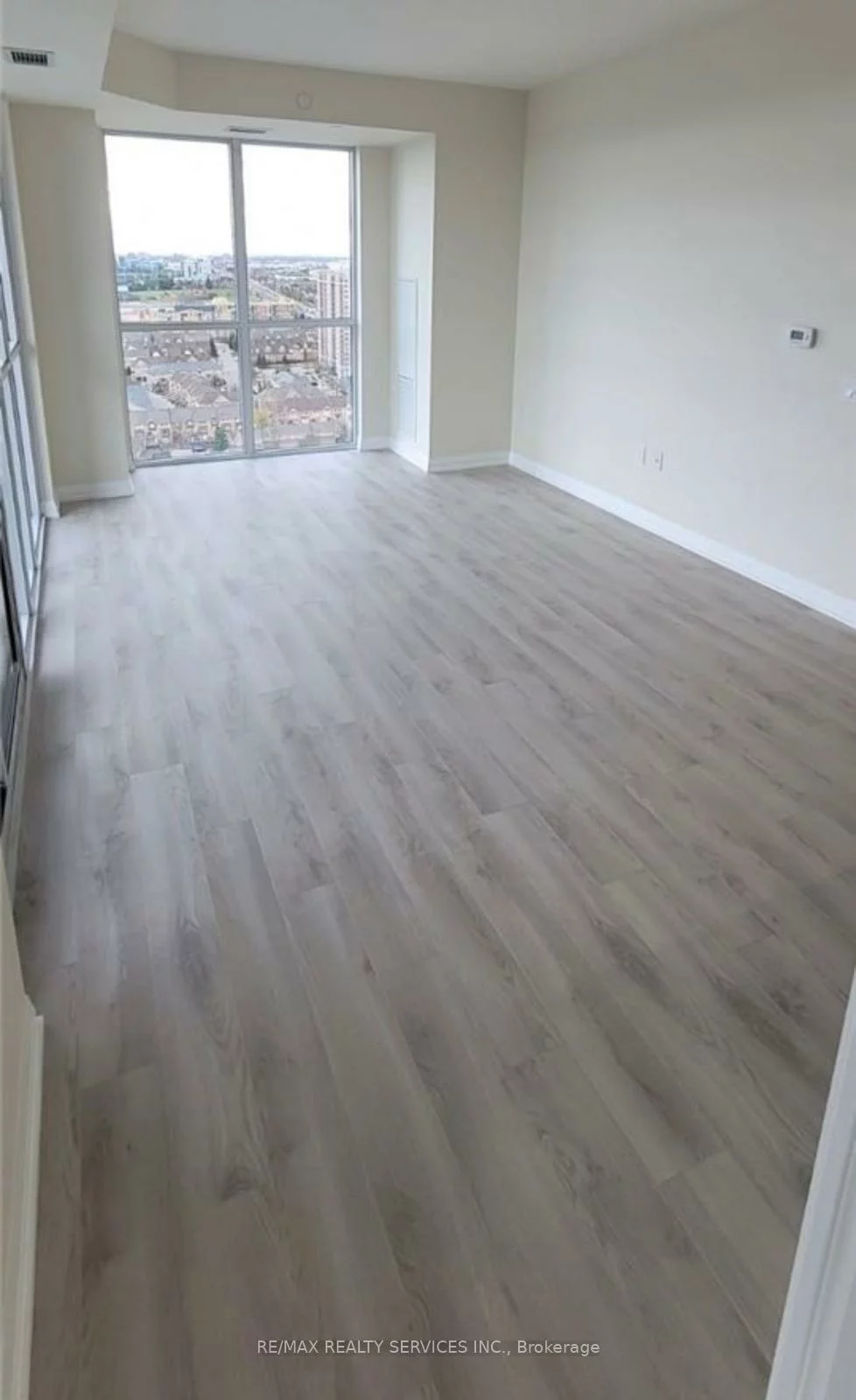 35, Watergarden, Hurontario, Mississauga