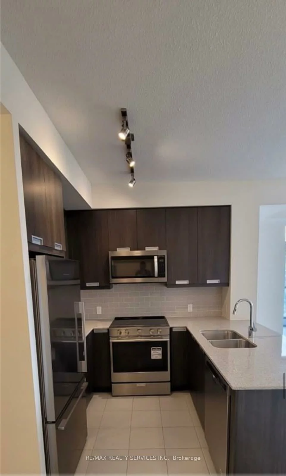 35, Watergarden, Hurontario, Mississauga