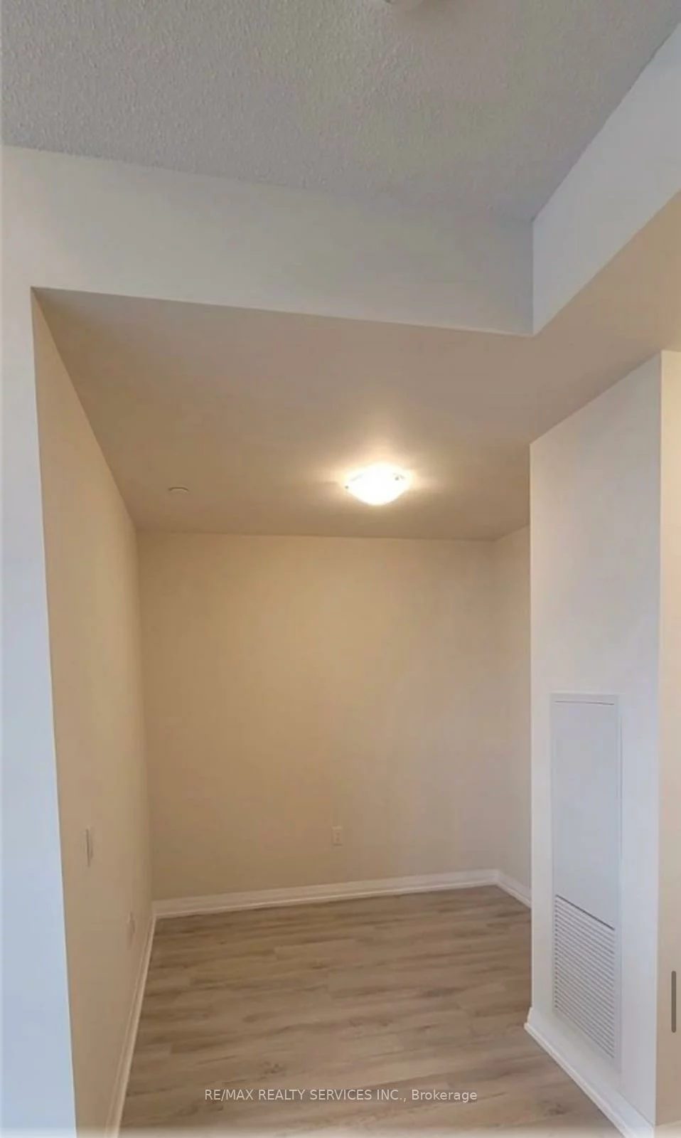 35, Watergarden, Hurontario, Mississauga