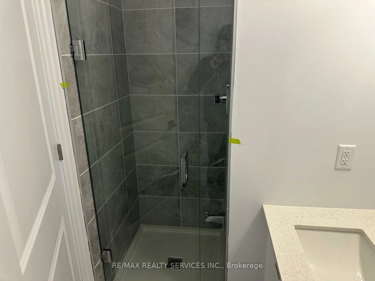 35, Watergarden, Hurontario, Mississauga