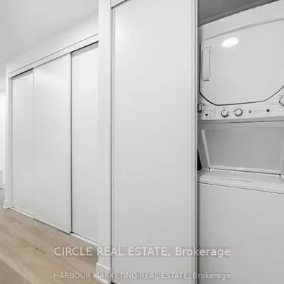 86, Dundas, Cooksville, Mississauga