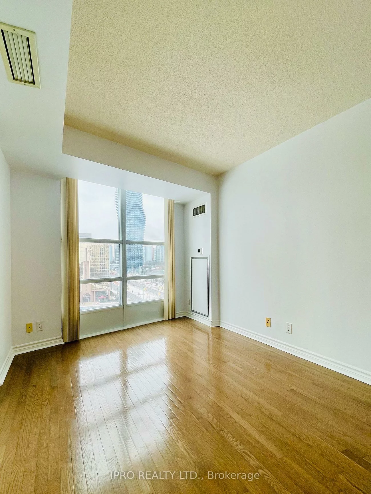 1, Elm, City Centre, Mississauga