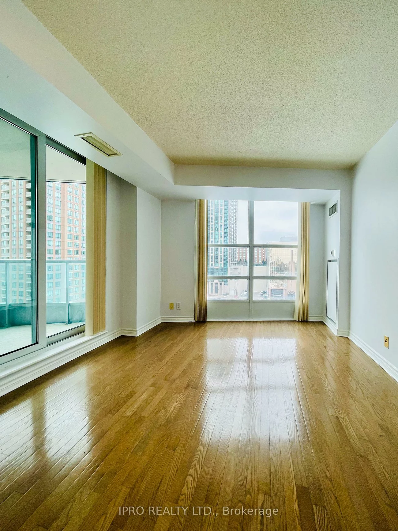 1, Elm, City Centre, Mississauga
