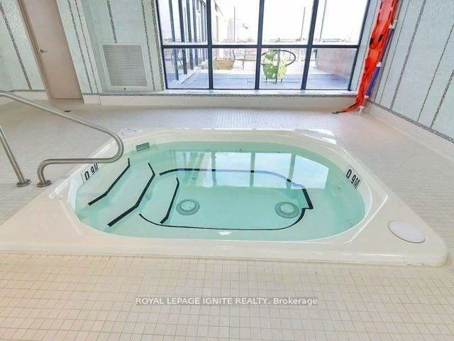 75, Eglinton, Hurontario, Mississauga