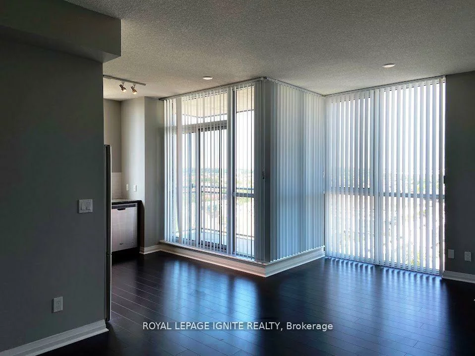 75, Eglinton, Hurontario, Mississauga