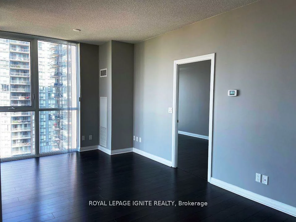 75, Eglinton, Hurontario, Mississauga