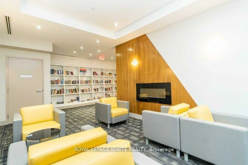 75, Eglinton, Hurontario, Mississauga