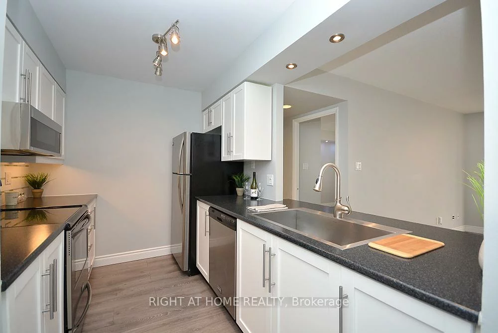 50, Eglinton, Hurontario, Mississauga
