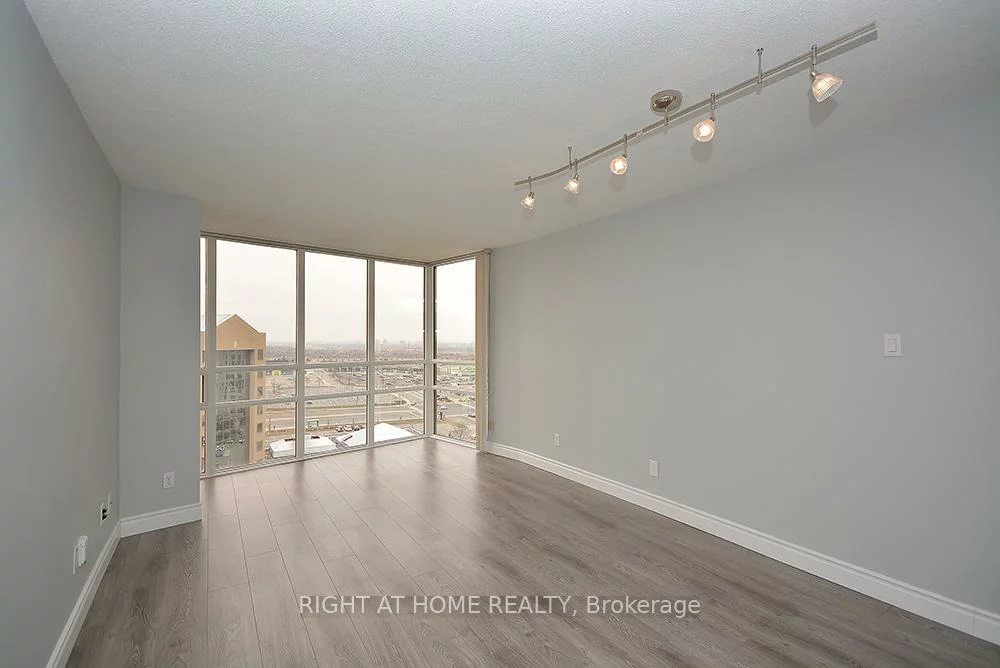 50, Eglinton, Hurontario, Mississauga