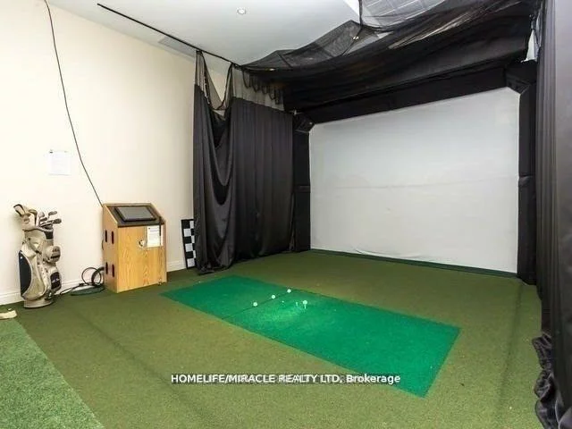 385, Prince Of Wales, City Centre, Mississauga