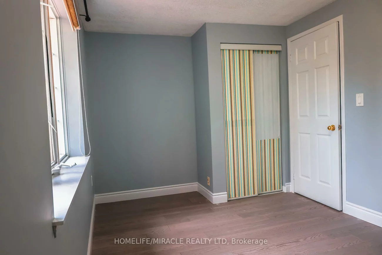 75, Strathaven, Hurontario, Mississauga