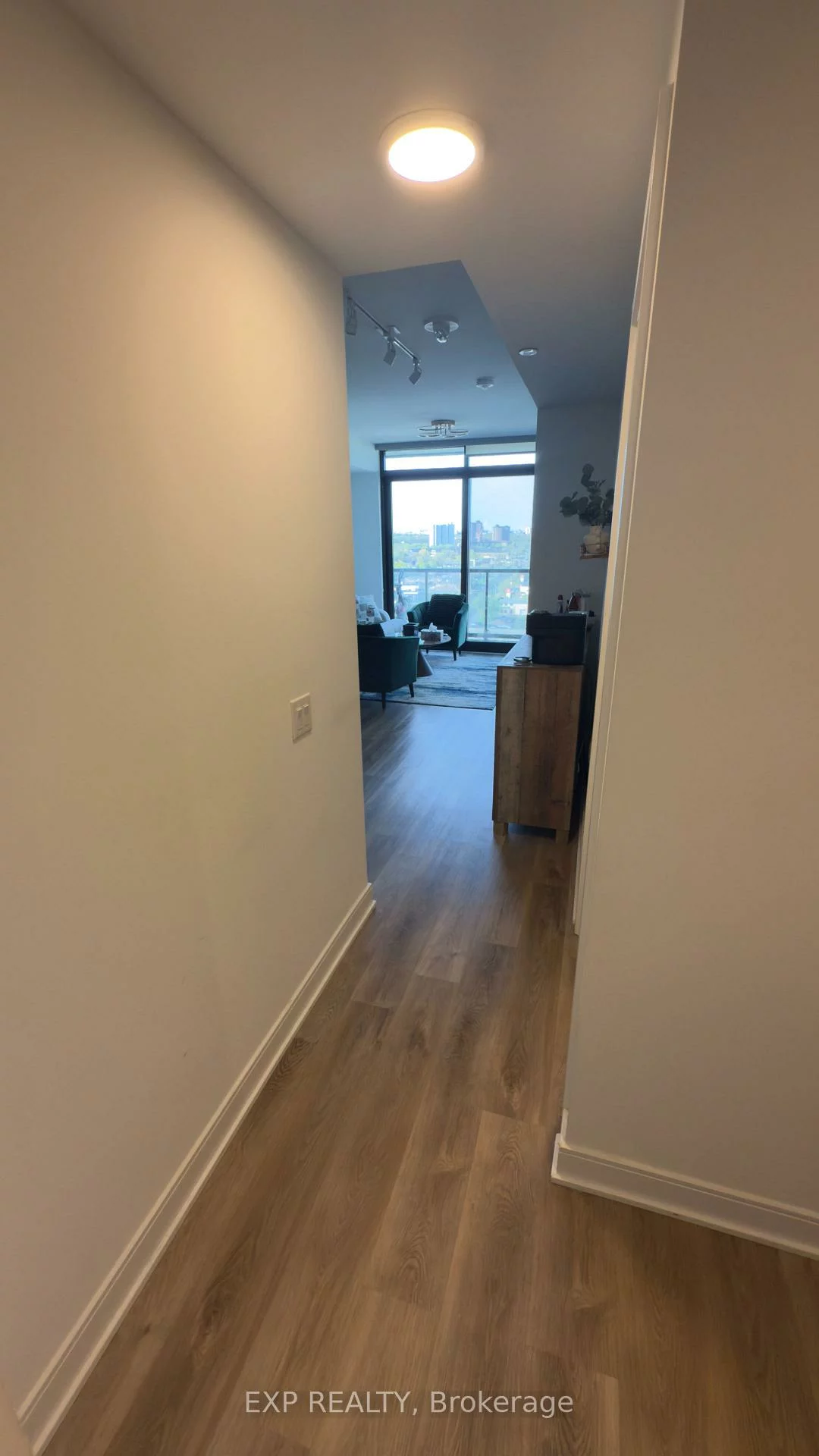 86, Dundas, Cooksville, Mississauga