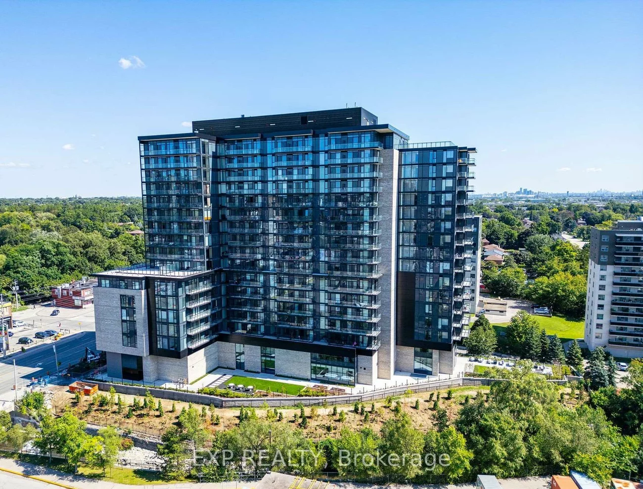 86, Dundas, Cooksville, Mississauga
