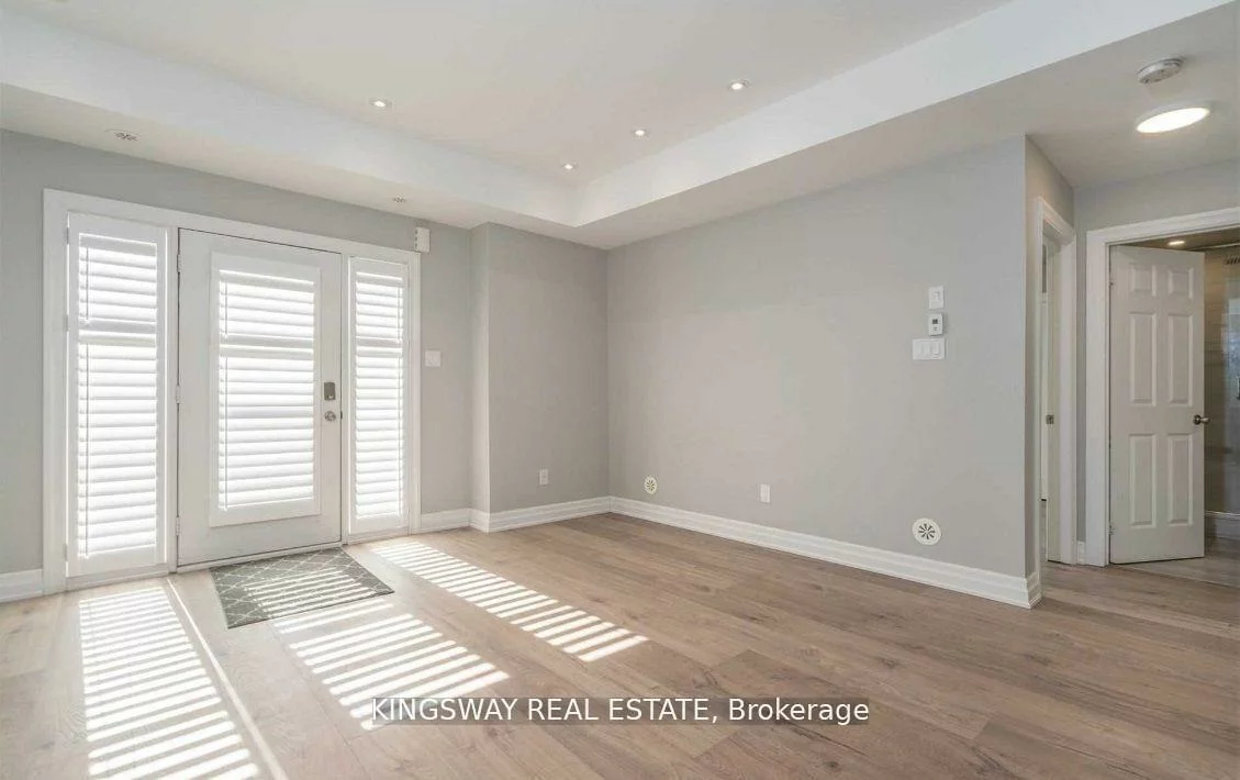 2915, Hazelton, Central Erin Mills, Mississauga