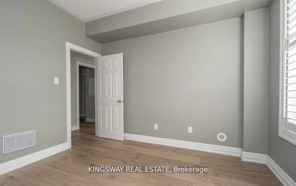 2915, Hazelton, Central Erin Mills, Mississauga