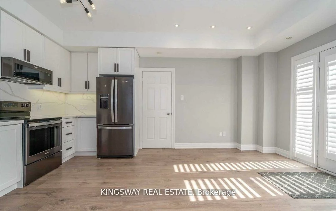 2915, Hazelton, Central Erin Mills, Mississauga