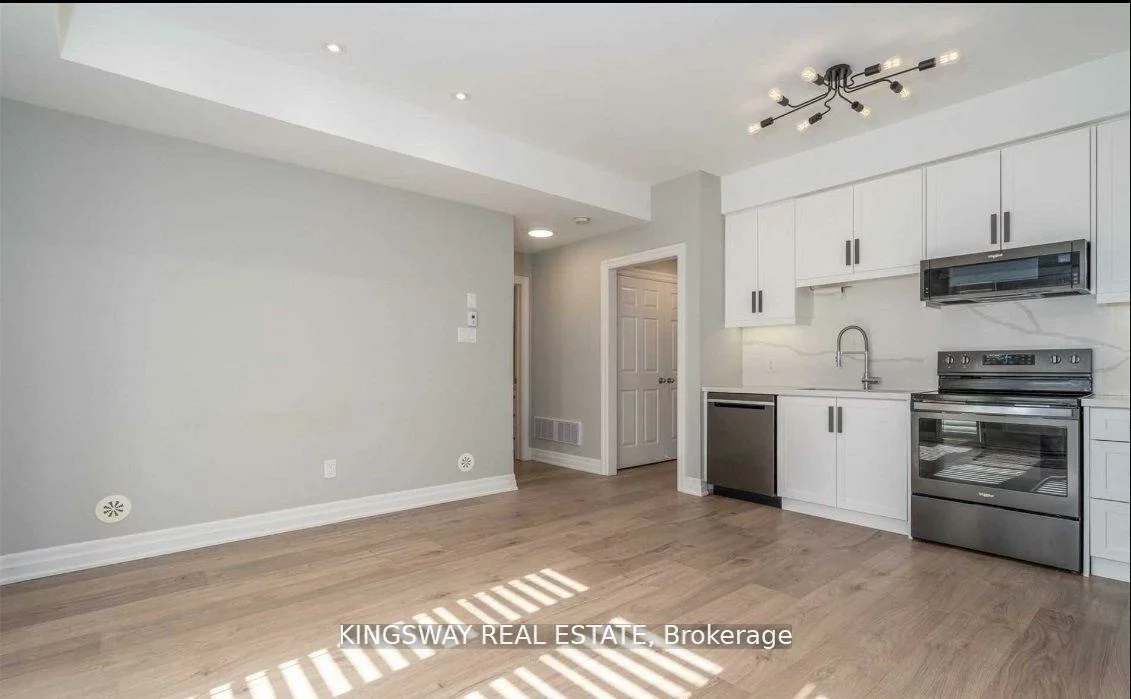 2915, Hazelton, Central Erin Mills, Mississauga