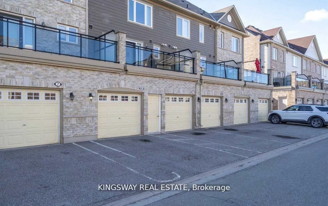 2915, Hazelton, Central Erin Mills, Mississauga